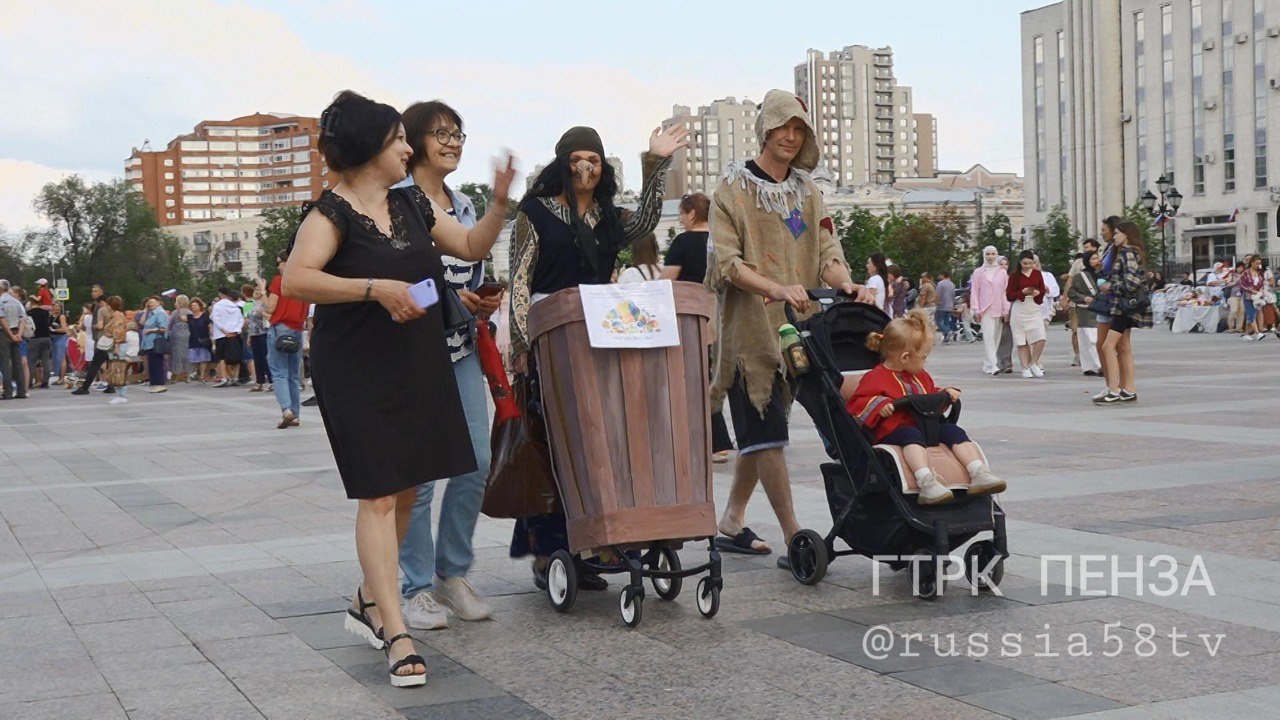 Парад колясок: яркое событие праздника
