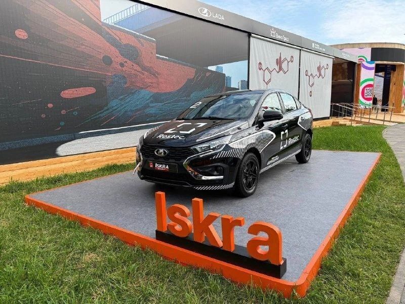 Спортивная Lada Iskra с новым двигателем на ПМЭФ