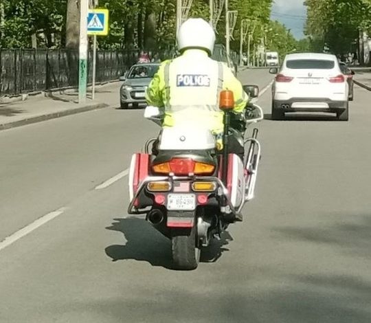 Американский полицейский на мотоцикле из Алабамы в Пензе